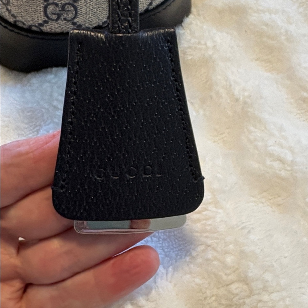 Gucci authentic shoulder bag LIKE NEW ! condition - Picture 5 of 12